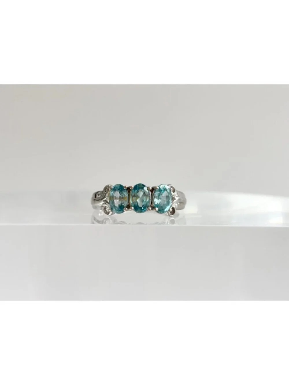 Aquamarine Oval Cut Row Set Triple Swirly Sterling Silver 925 Vintage Ring sz 8